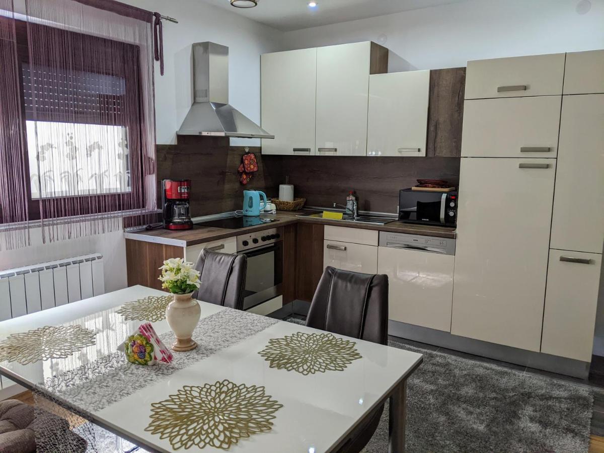 Apartmani Hrastik Біхач Екстер'єр фото