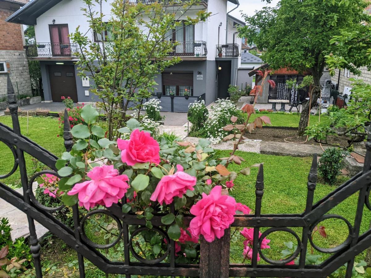Apartmani Hrastik Біхач Екстер'єр фото